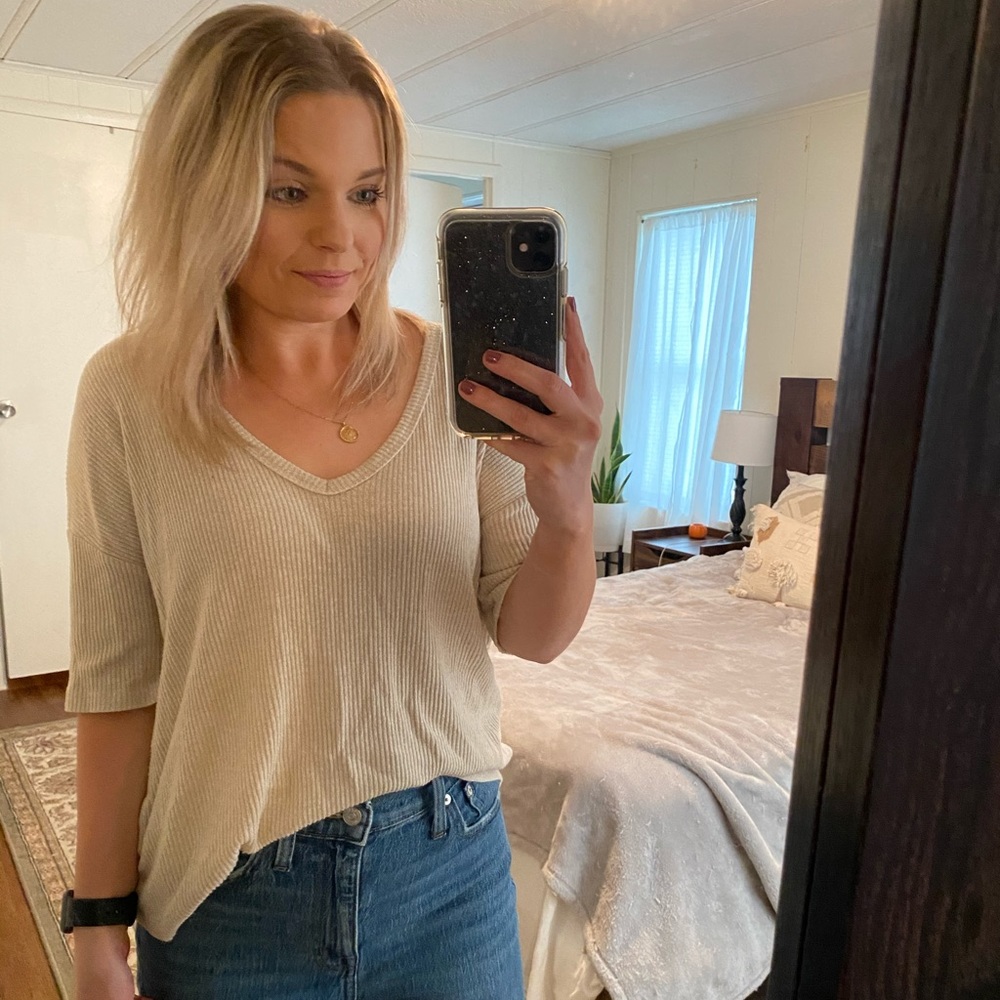 Scoop neck sweater material tee